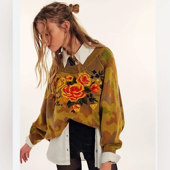 *RARE* Free People Camo Rose Pullover Sweater Size S - Picture 2 of 8